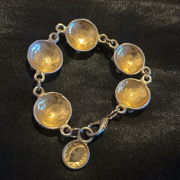 Chanel Vintage Pearl 1980s Gold Tone Metal Bracelet - Picture 6 of 8